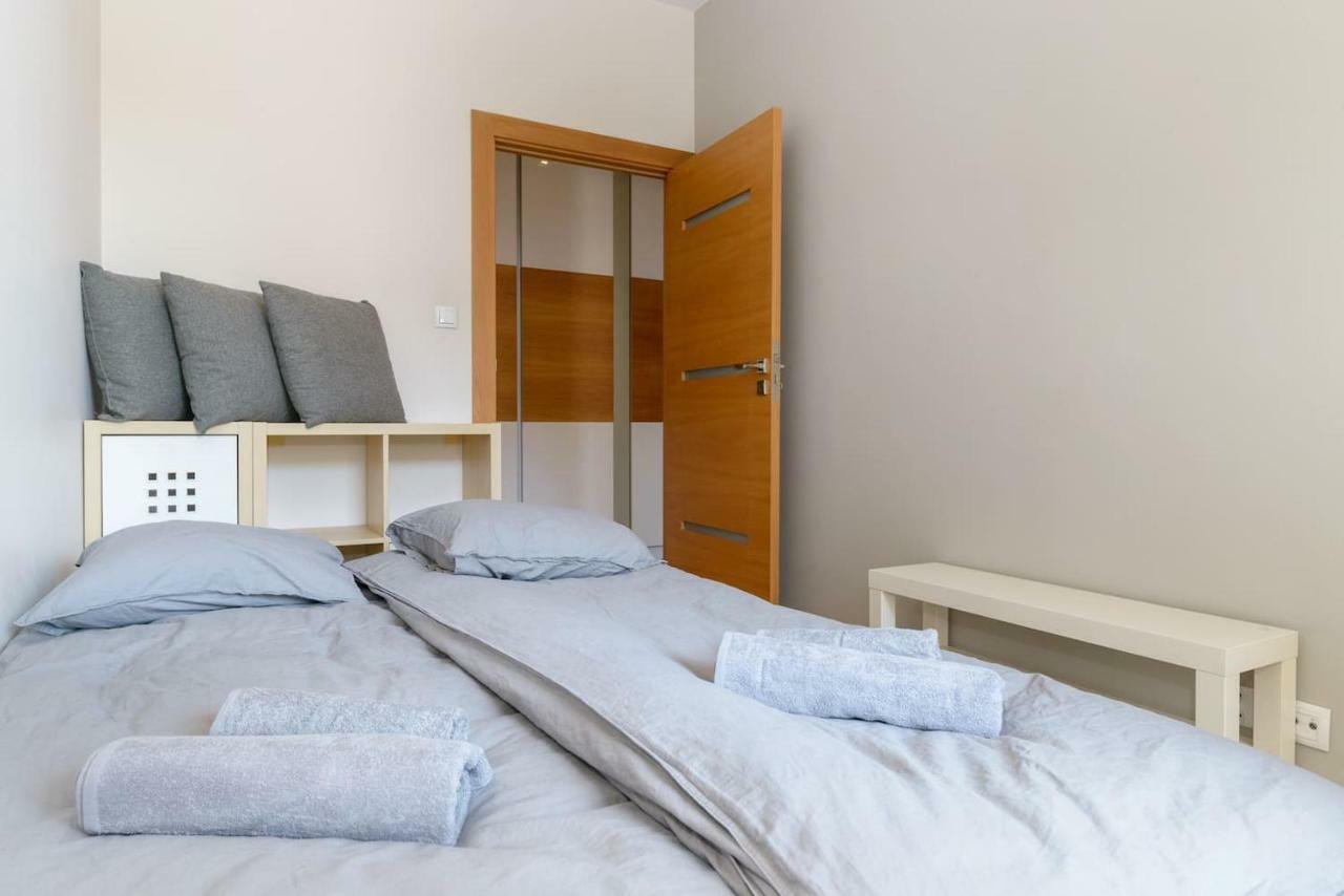 פוזנן Dabrowskiego Apartment מראה חיצוני תמונה