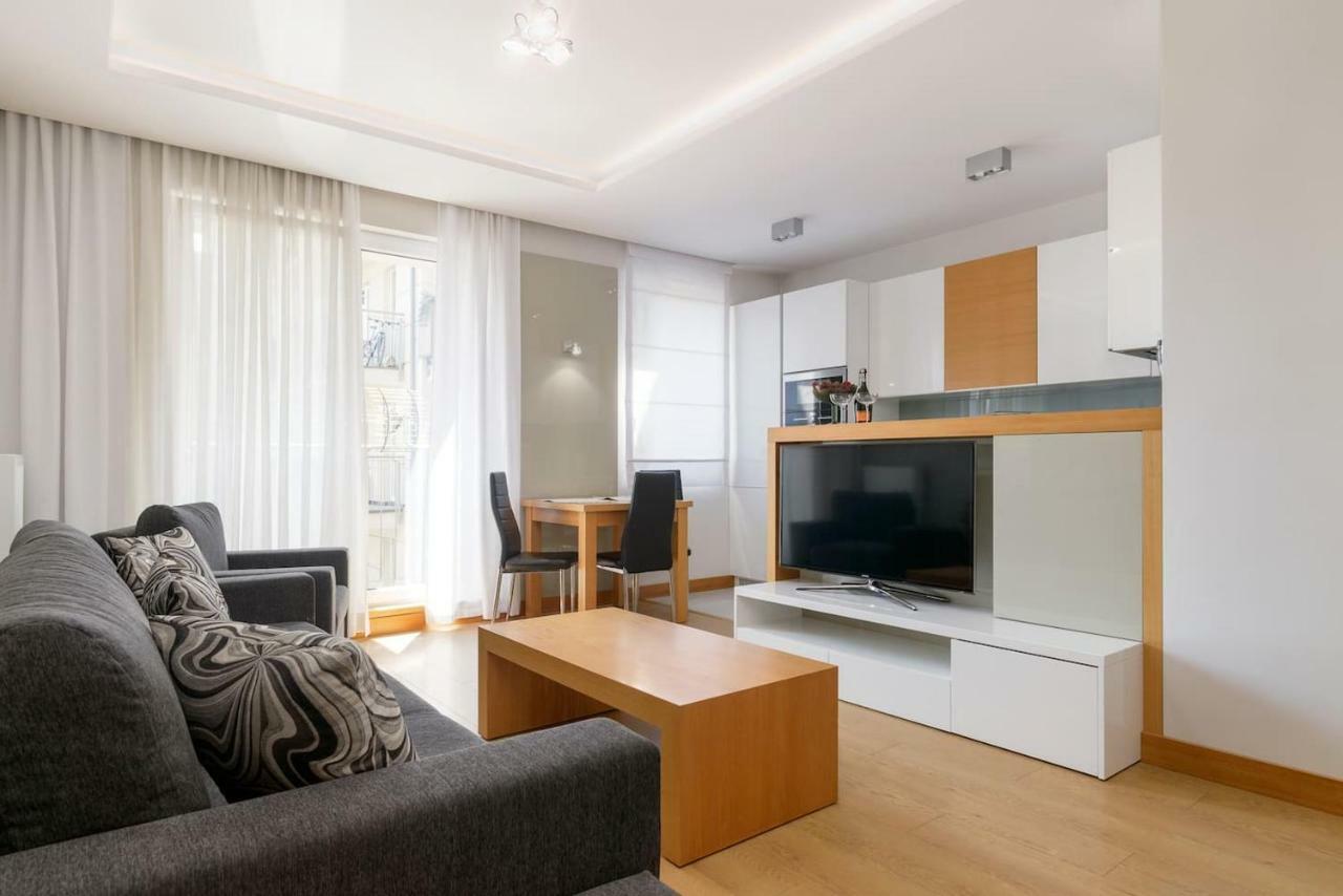 פוזנן Dabrowskiego Apartment מראה חיצוני תמונה