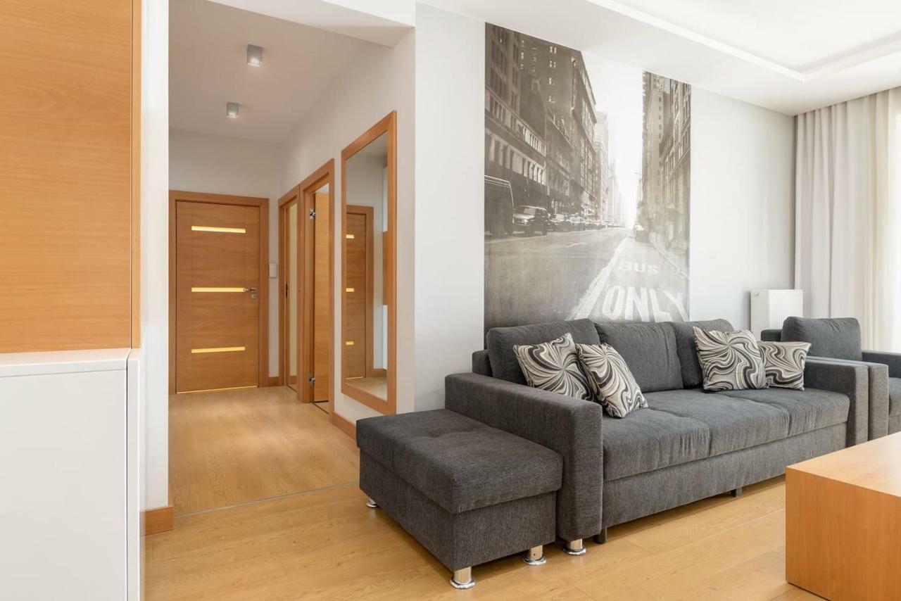 פוזנן Dabrowskiego Apartment מראה חיצוני תמונה