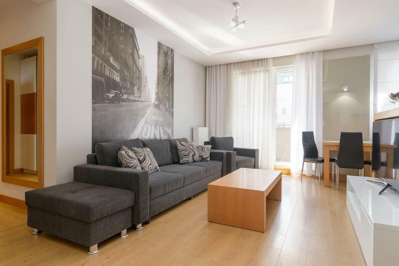 פוזנן Dabrowskiego Apartment מראה חיצוני תמונה